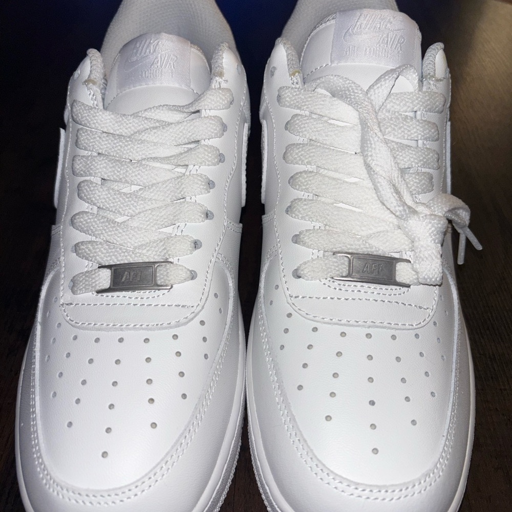Nike Air Force 1 Low White Leather Sneakers - Picture 2 of 7
